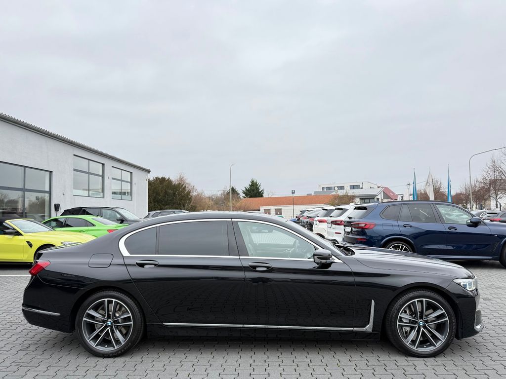 BMW 750 2022