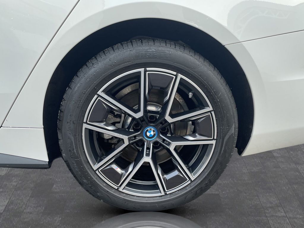 BMW i4 2023