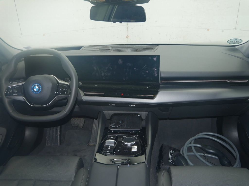 BMW 530 2024