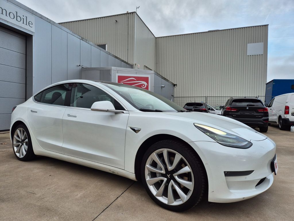 Tesla Model 3 2020