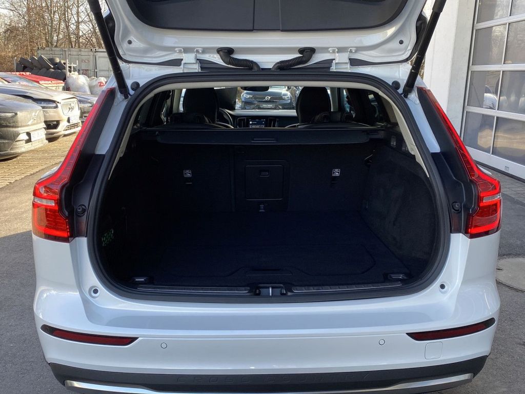 Volvo V60 Cross Country 2024