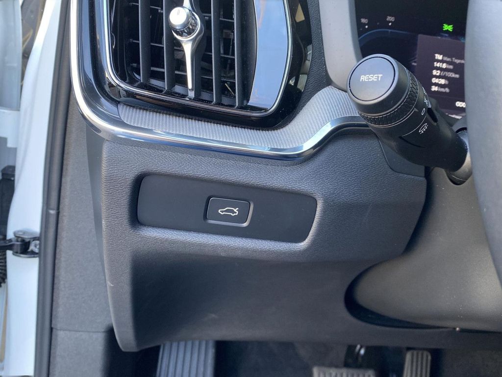 Volvo V60 Cross Country 2024