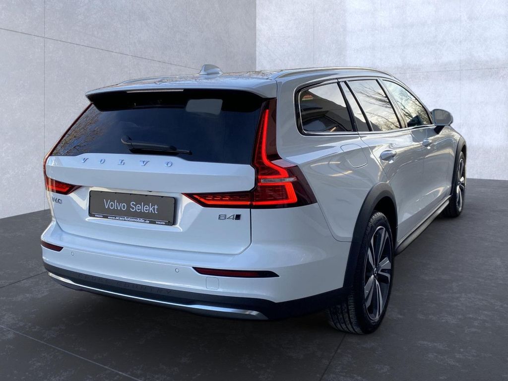 Volvo V60 Cross Country 2024