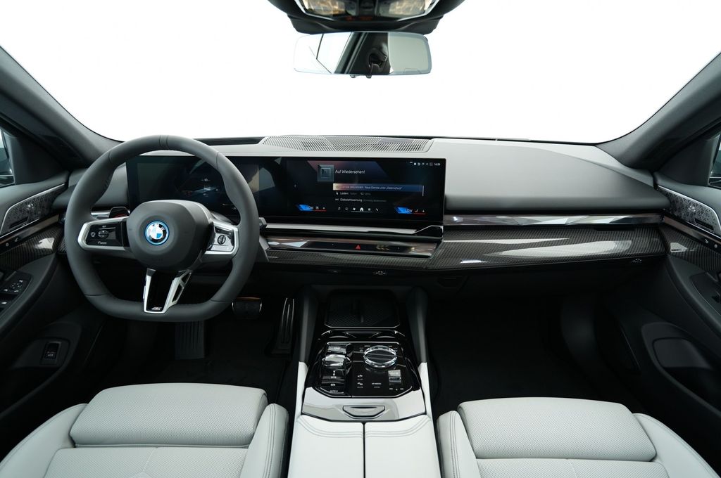 BMW i5 2024
