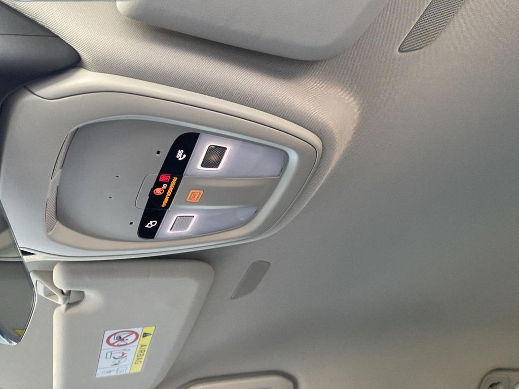 Volvo V60 Cross Country 2024