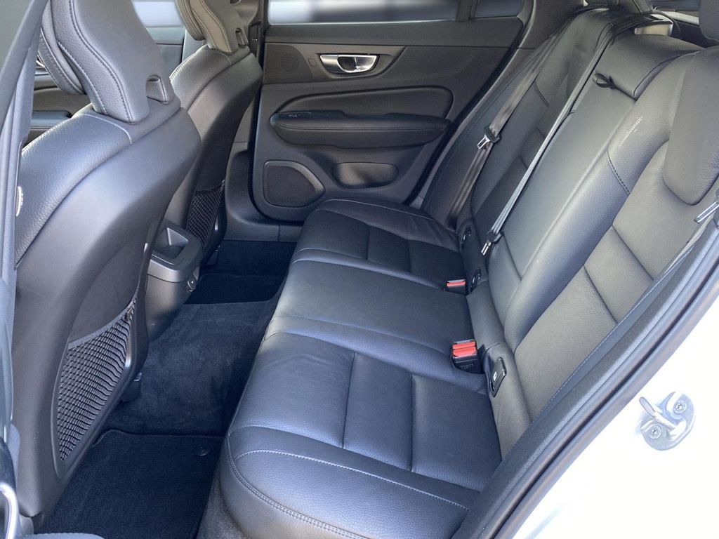 Volvo V60 Cross Country 2024