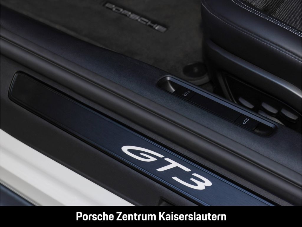 Porsche 992 2025