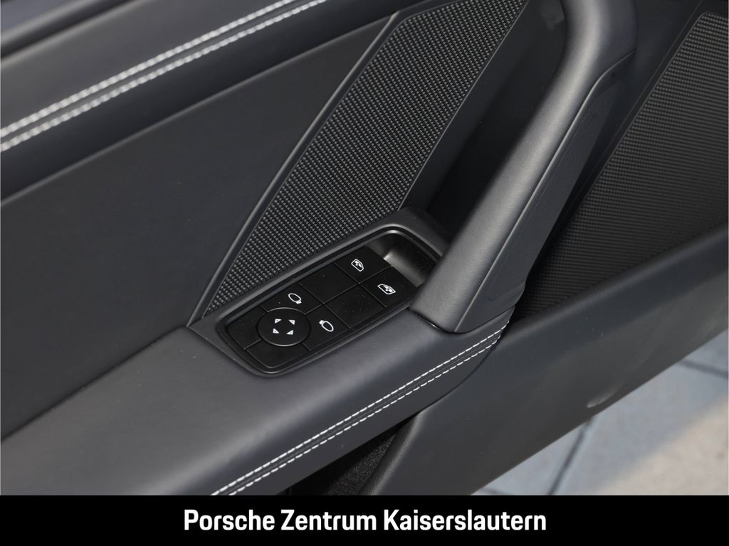 Porsche 992 2025