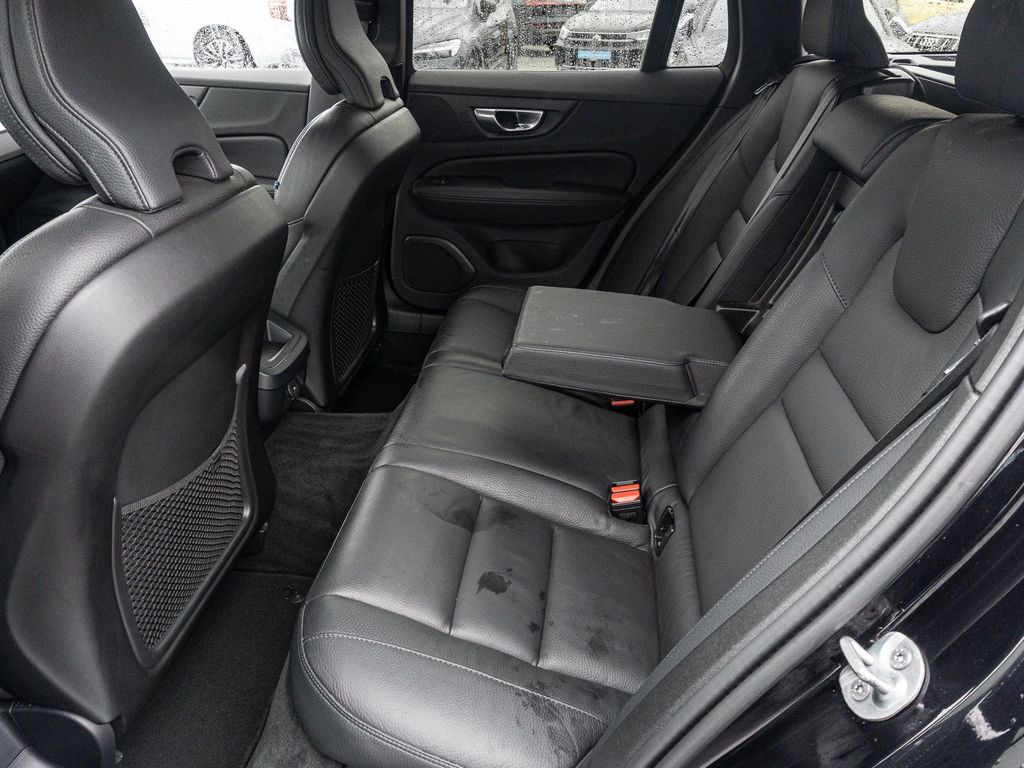 Volvo V60 Cross Country 2023