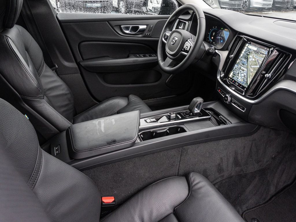 Volvo V60 Cross Country 2023