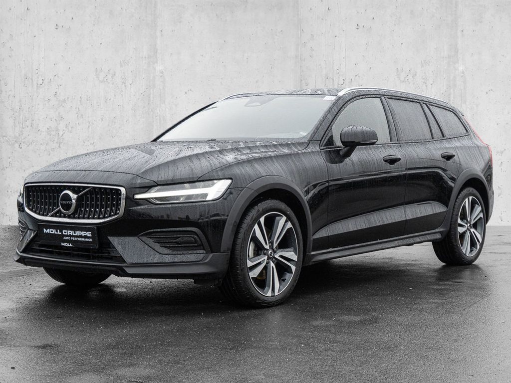 Volvo V60 Cross Country 2023