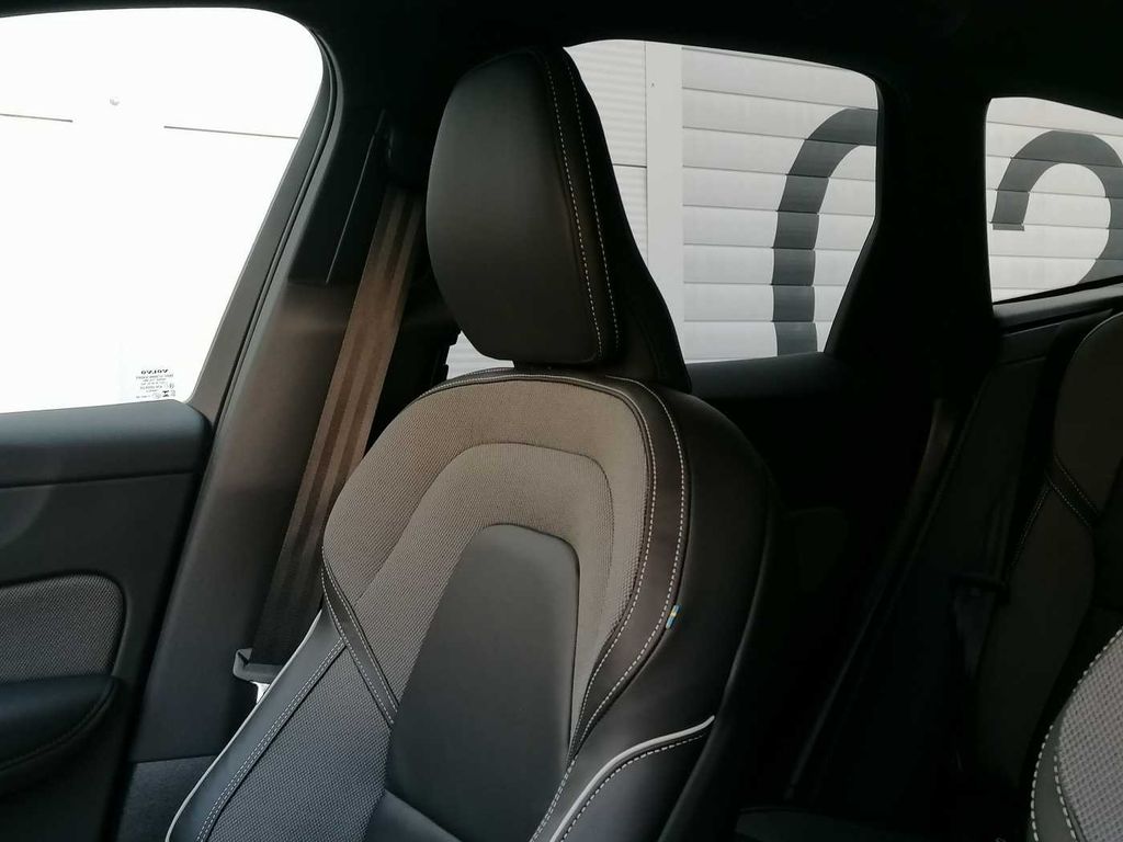 Volvo XC60 2025