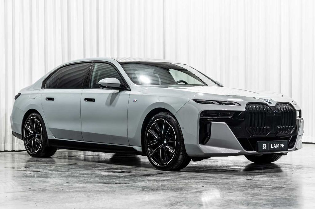 BMW i7 2024