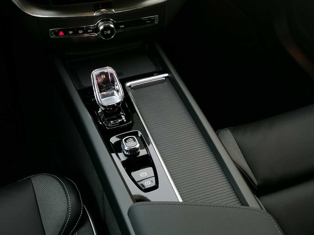 Volvo XC60 2025