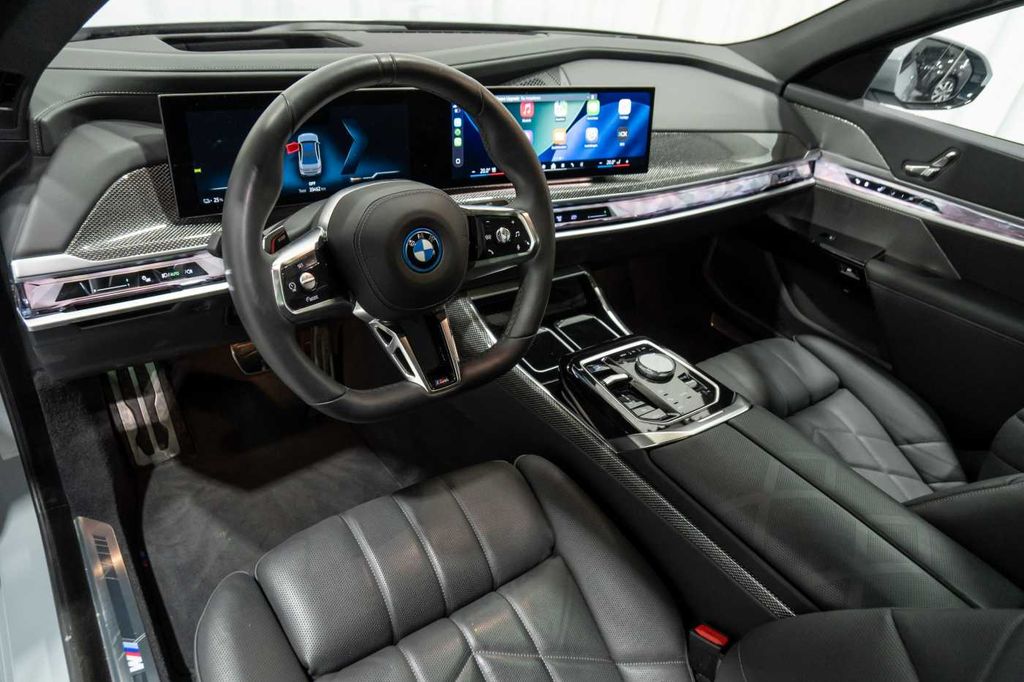 BMW i7 2024
