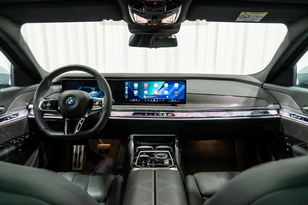 BMW i7 2024