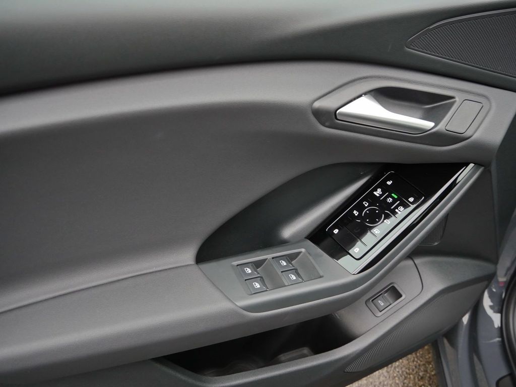 Audi Q6 e-tron 2025