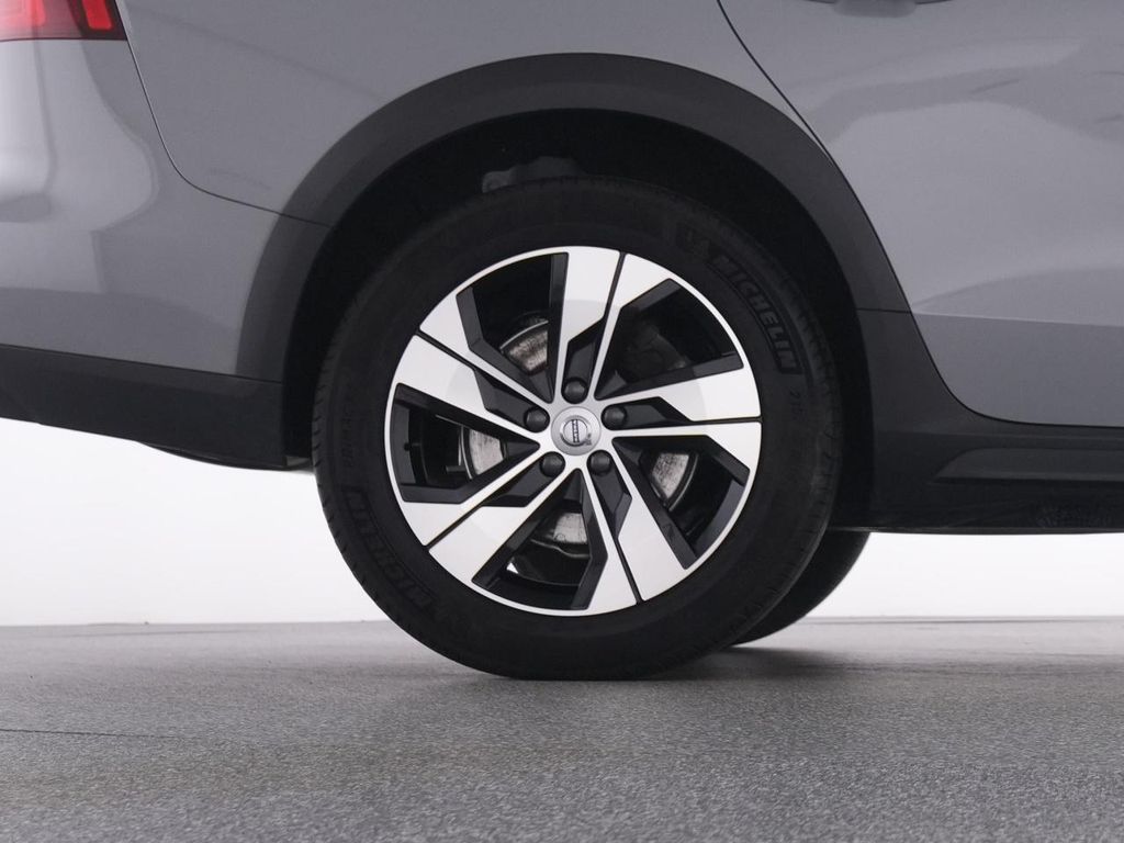 Volvo V60 Cross Country 2023