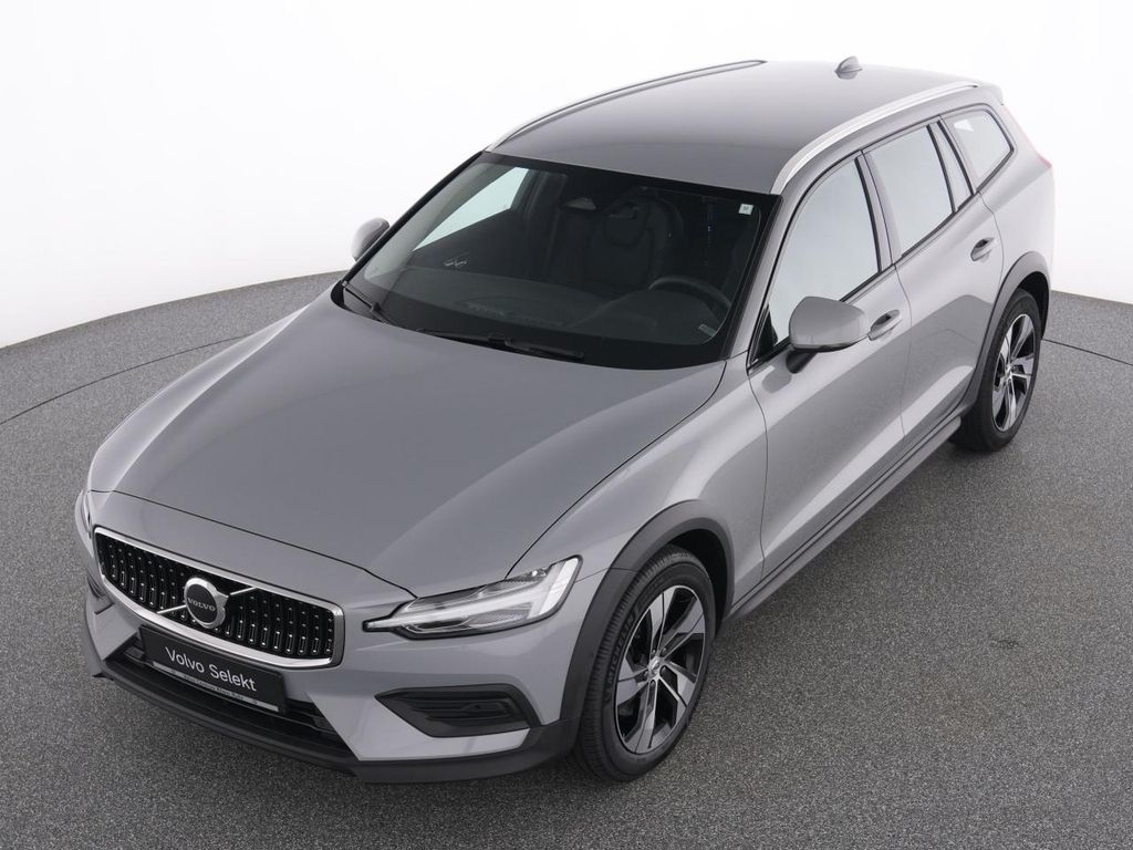 Volvo V60 Cross Country 2023