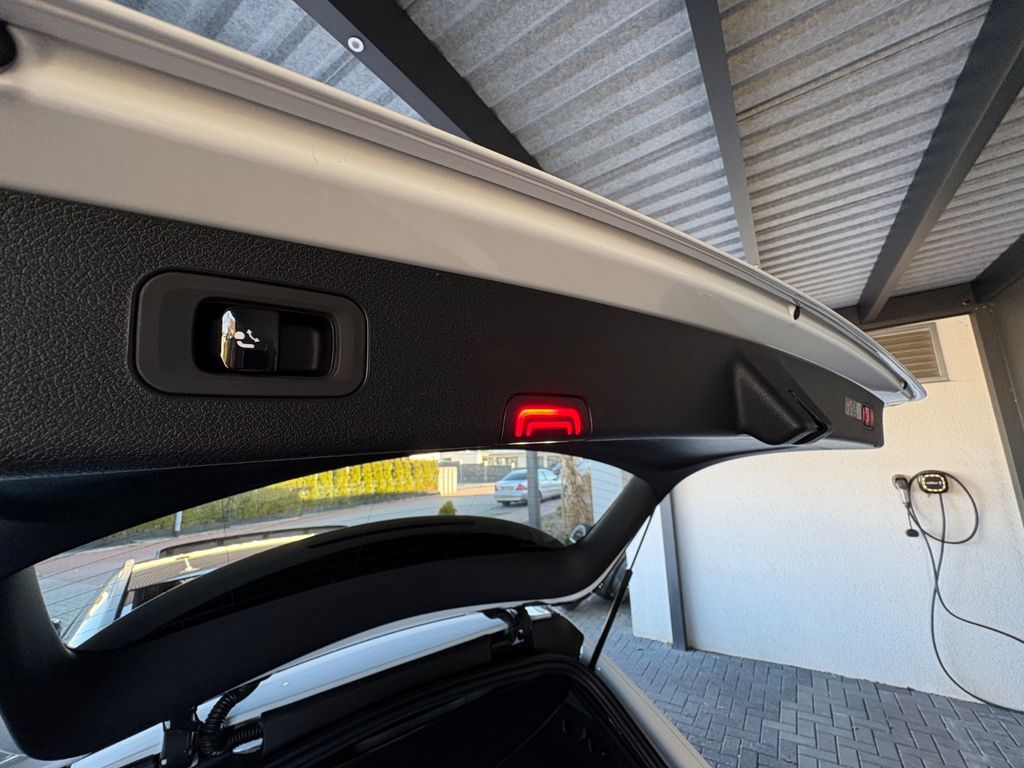 Mercedes-Benz E 300 2025