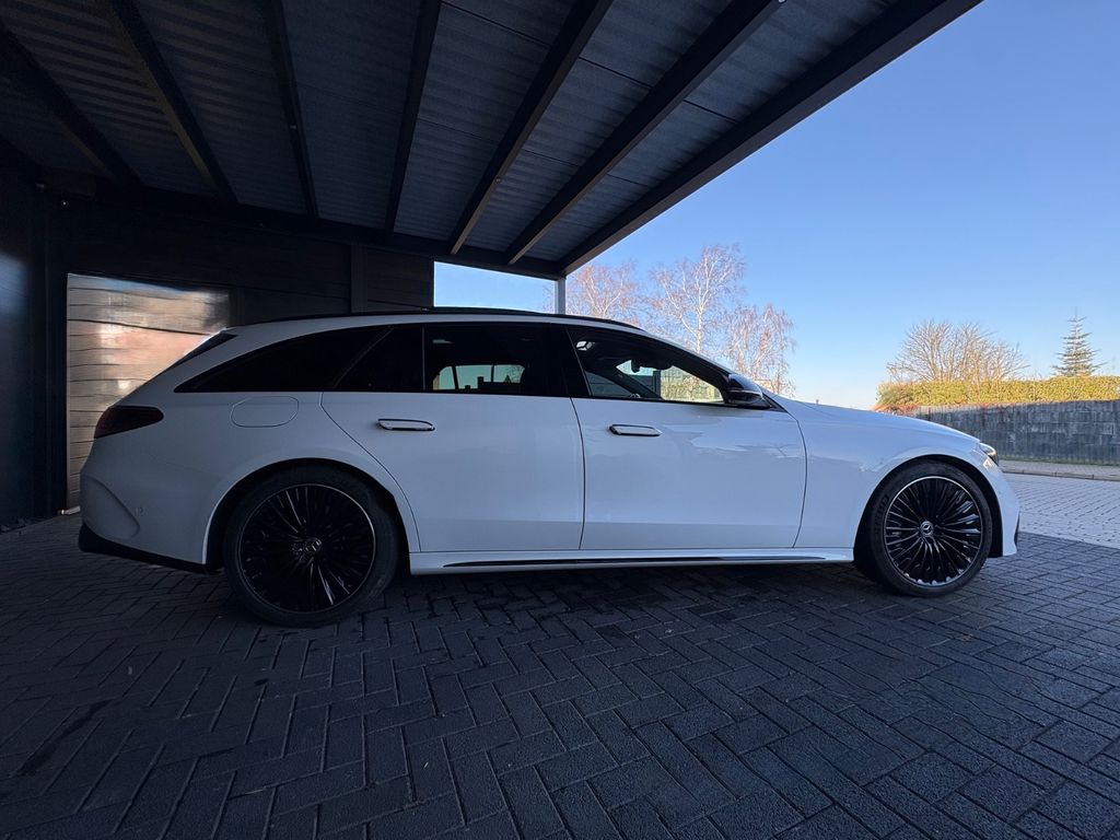 Mercedes-Benz E 300 2025