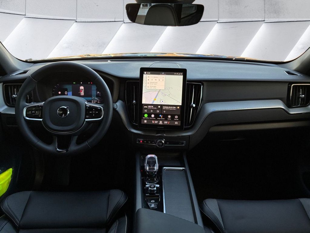 Volvo XC60 2025