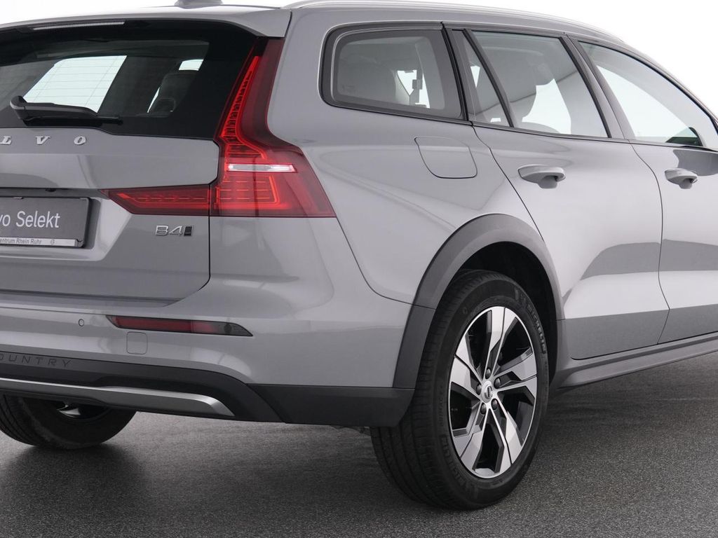 Volvo V60 Cross Country 2023