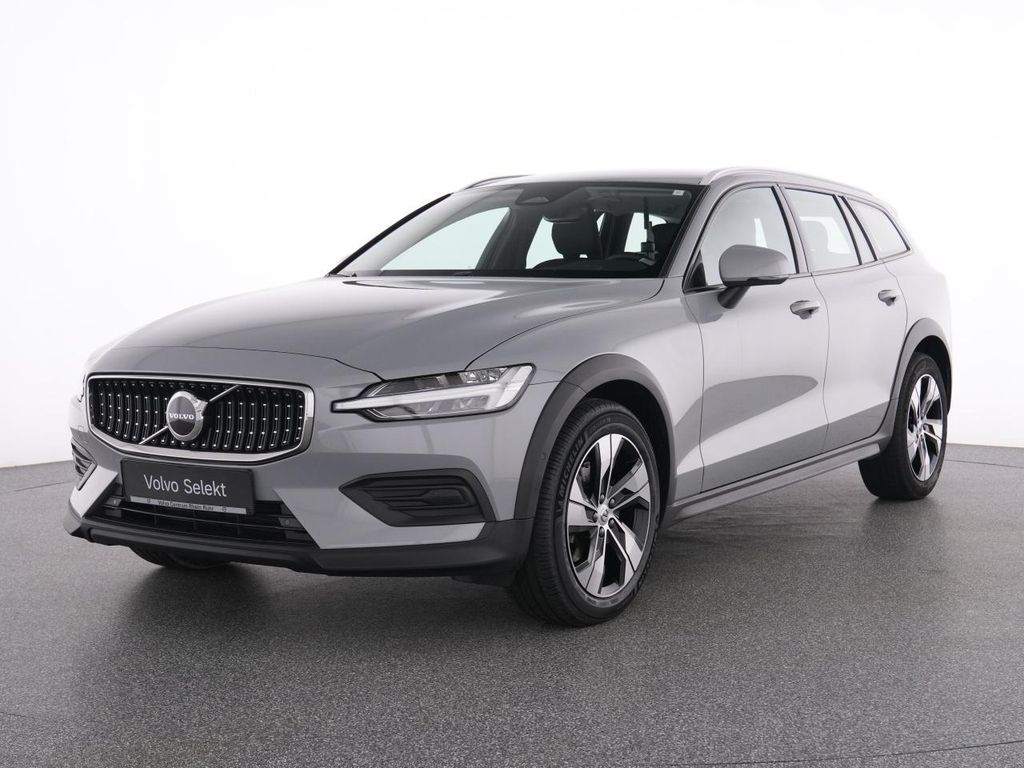 Volvo V60 Cross Country 2023