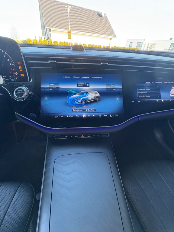 Mercedes-Benz E 300 2025