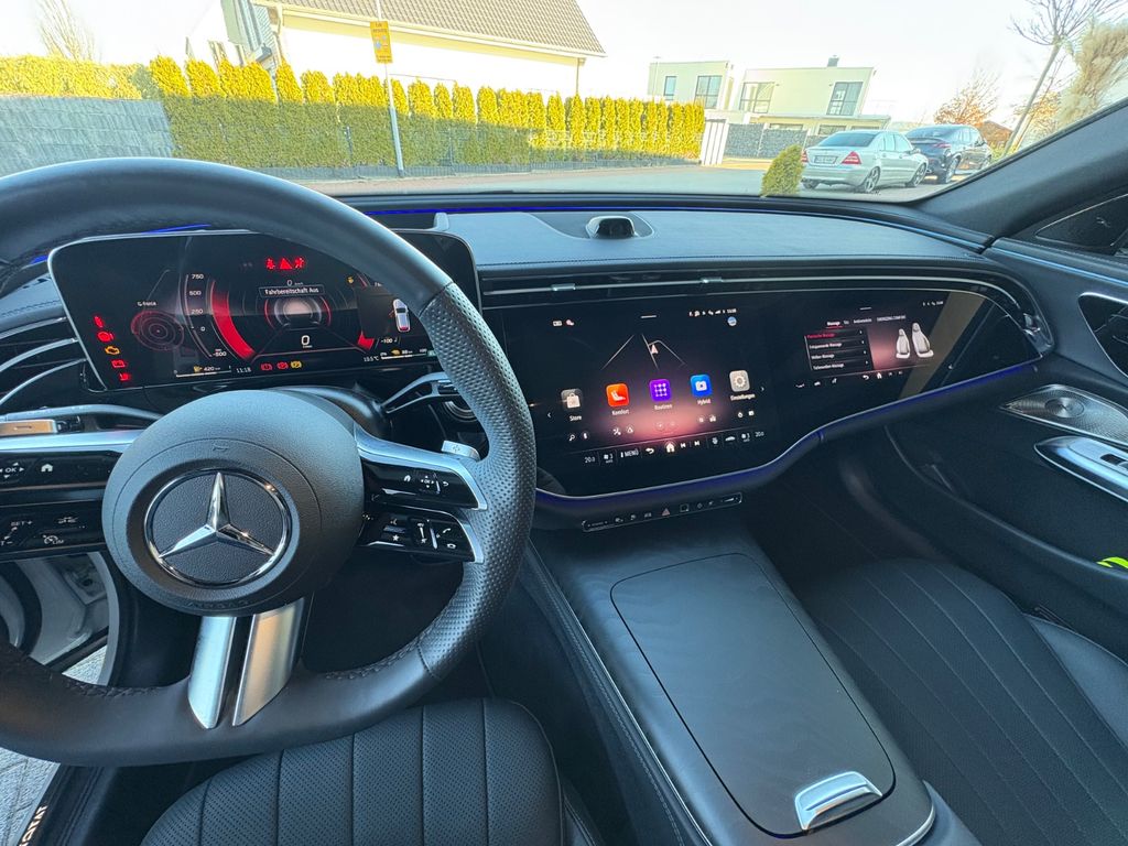 Mercedes-Benz E 300 2025