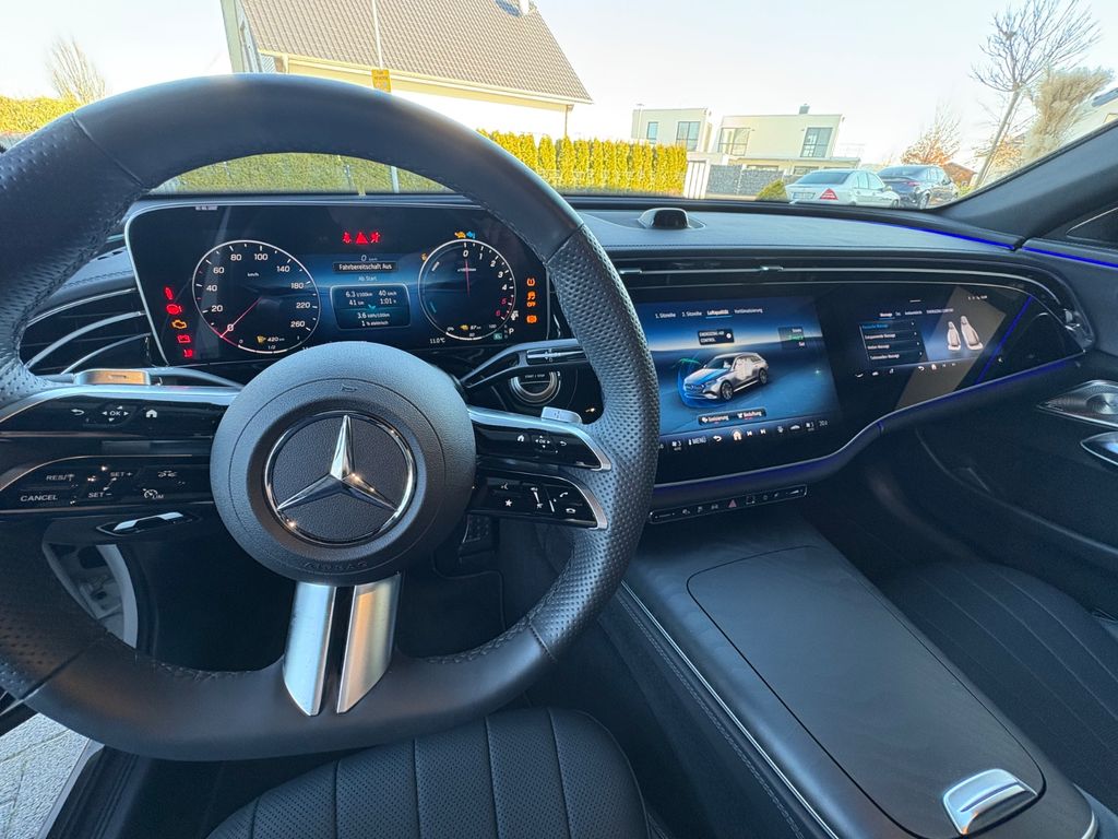 Mercedes-Benz E 300 2025