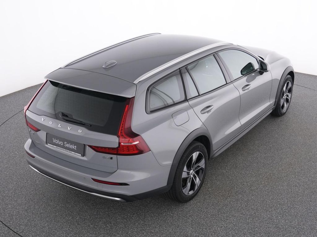 Volvo V60 Cross Country 2023