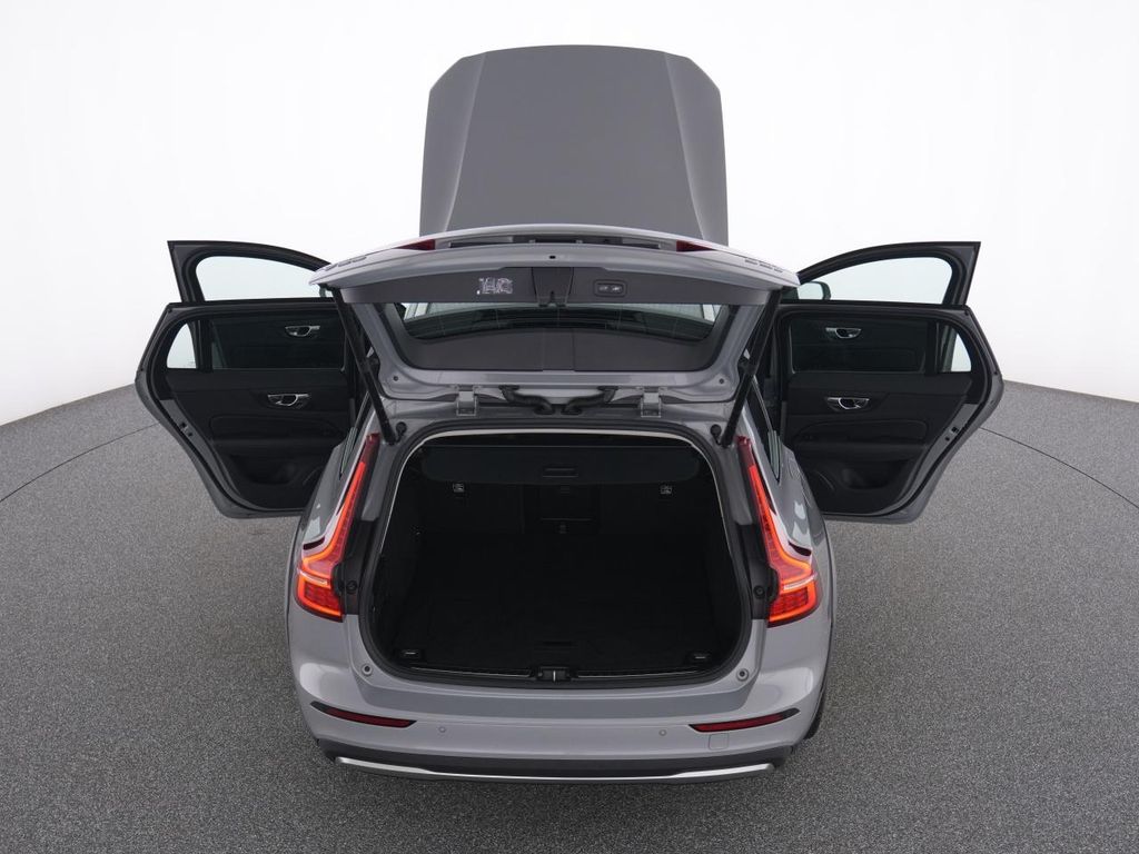 Volvo V60 Cross Country 2023