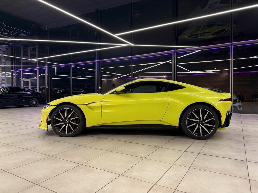 Aston Martin V8 Vantage 2020