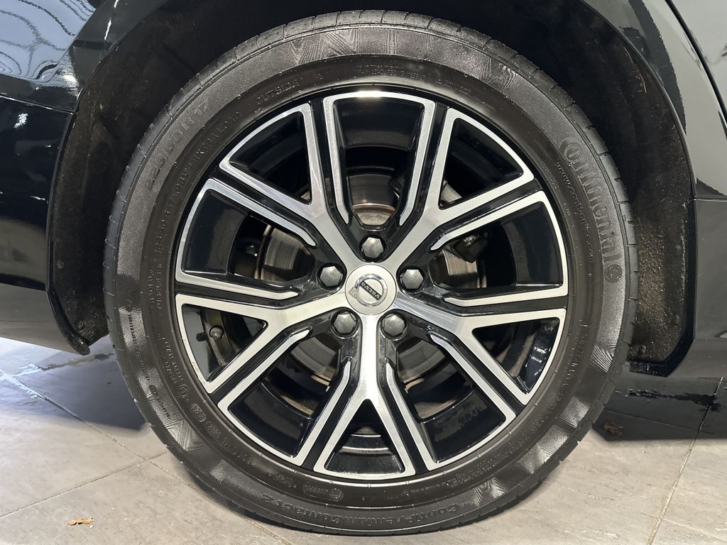 Volvo V60 2022