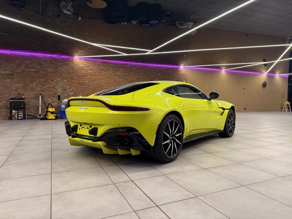 Aston Martin V8 Vantage 2020