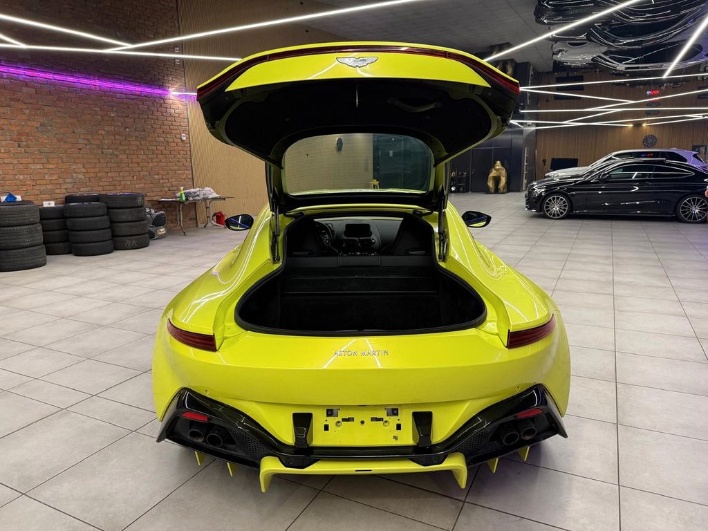 Aston Martin V8 Vantage 2020