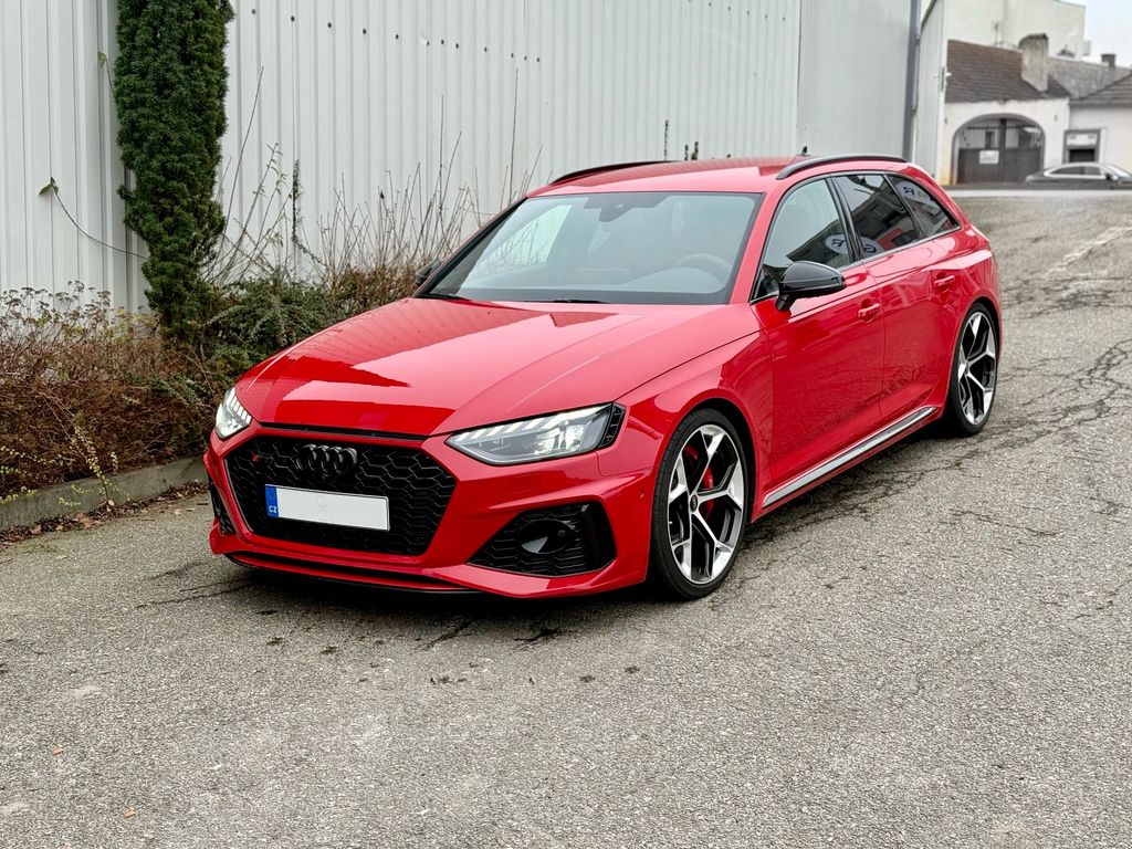 Audi RS4 2024