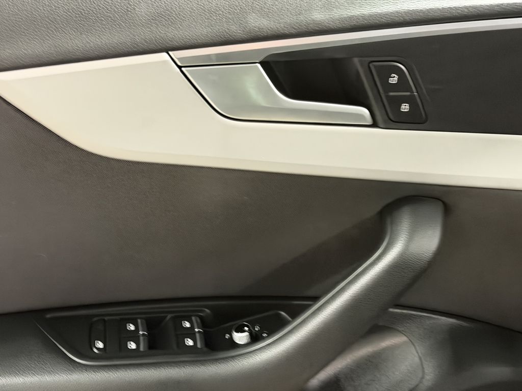 Audi A4 2021