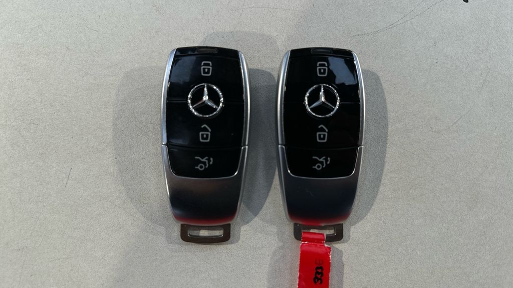 Mercedes-Benz E 300 2022