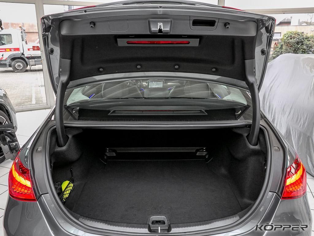 Mercedes-Benz C 200 2025