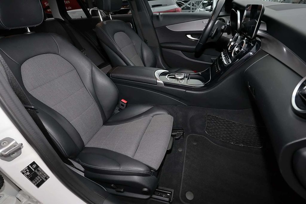Mercedes-Benz C 300 2020