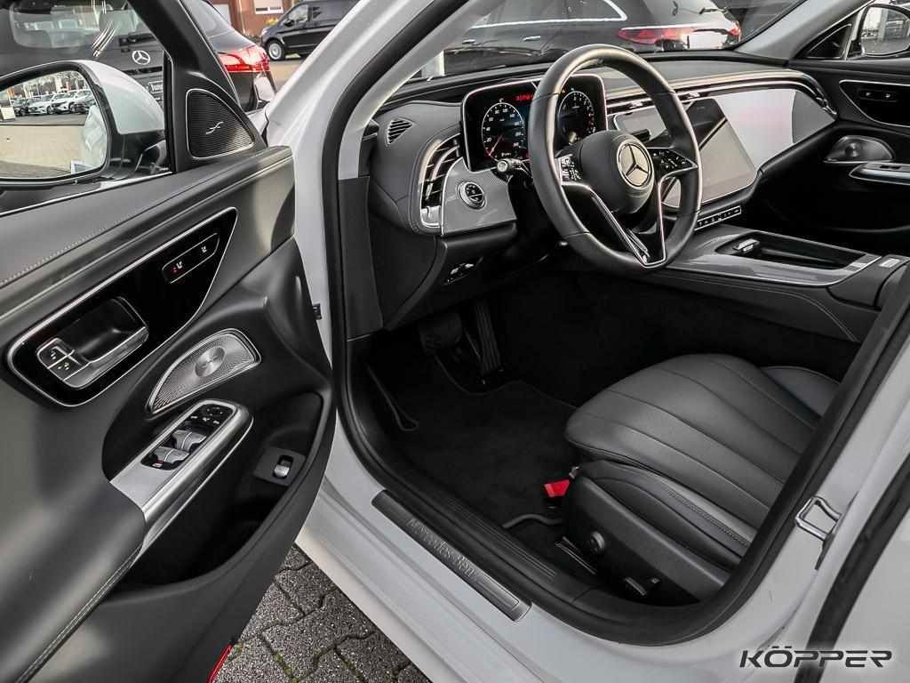 Mercedes-Benz E 300 2025