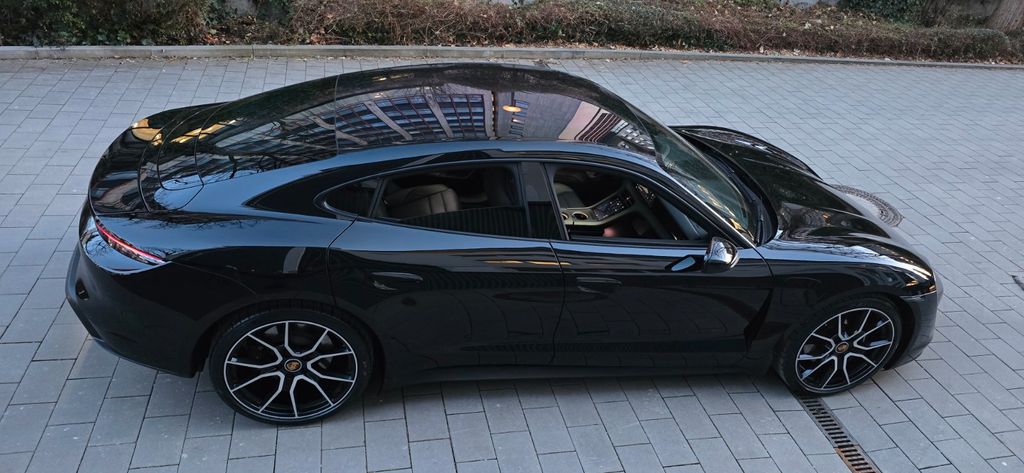 Porsche Taycan 2022