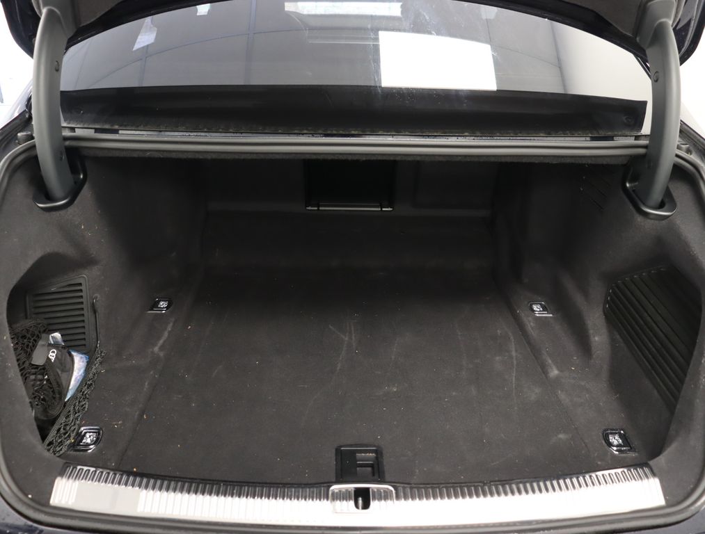 Audi A8 2023