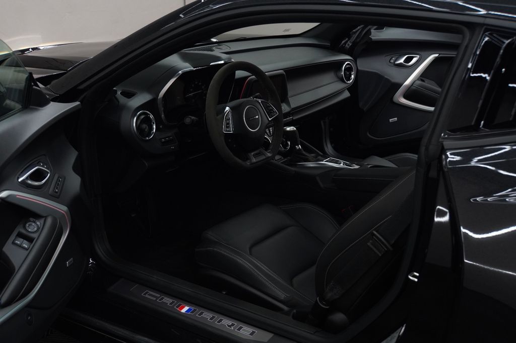 Chevrolet Camaro 2024