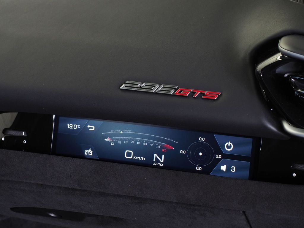 Ferrari 296 GTS 2025