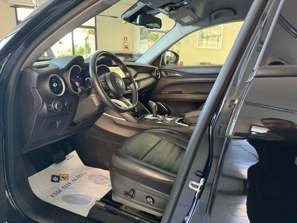 Alfa Romeo Stelvio 2021