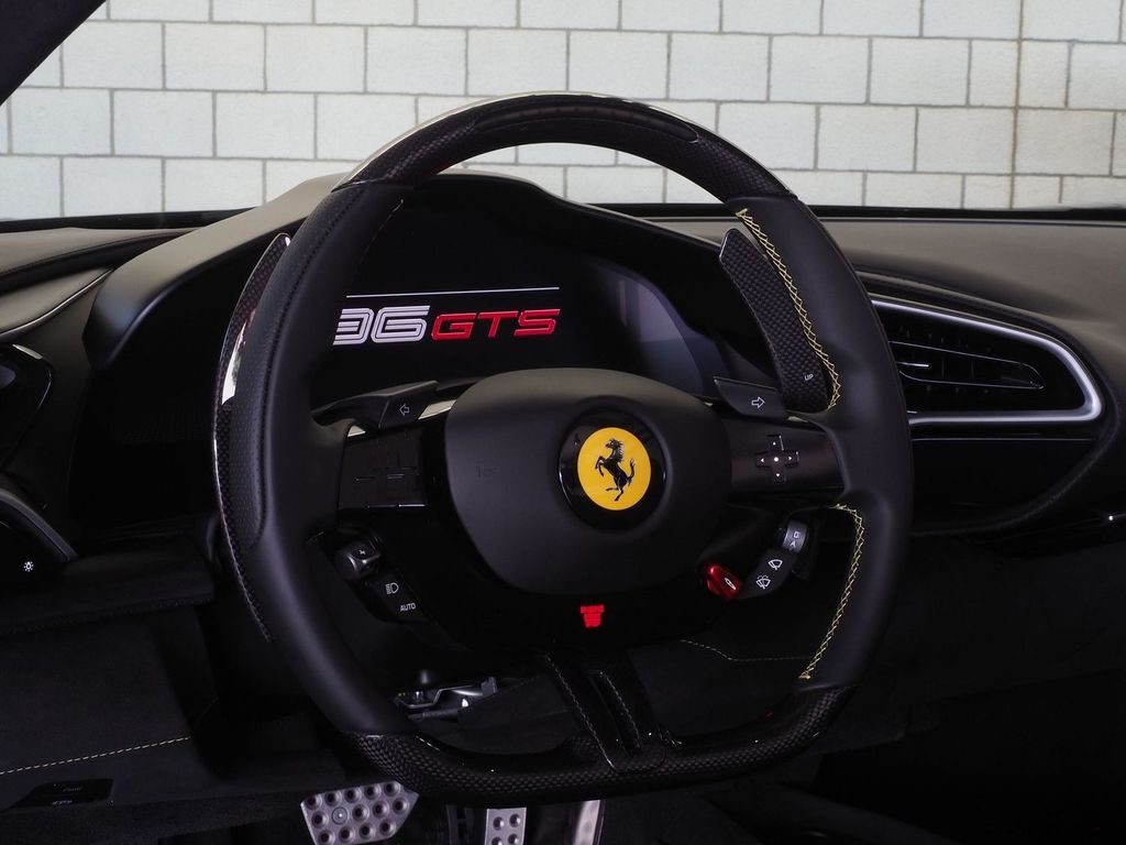 Ferrari 296 GTS 2025