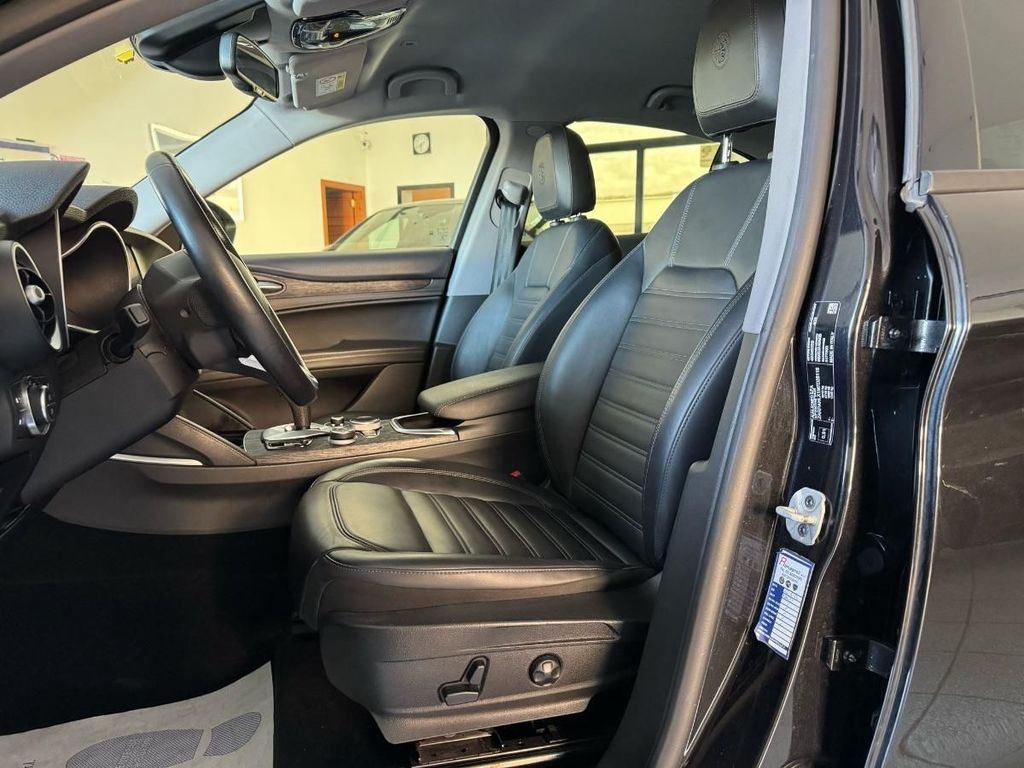 Alfa Romeo Stelvio 2021